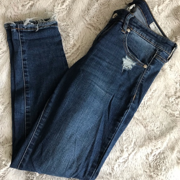 Distressed jeans - Picture 2 of 4